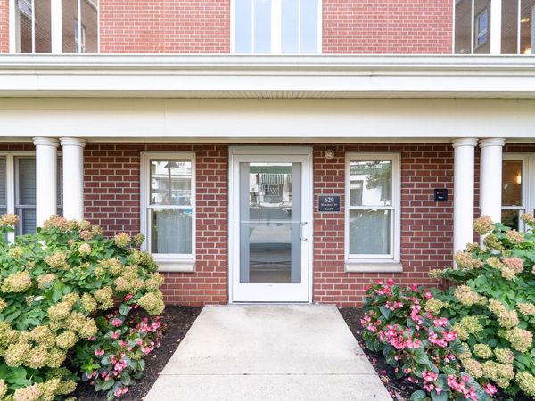 629 Hammond Street, Unit E119, Brookline, MA 02467