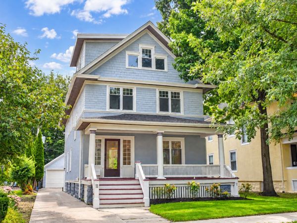 11 S Catherine Avenue , La Grange, IL 60525