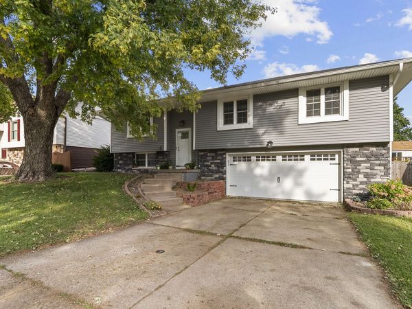 5807 FILLMORE Street , Davenport, IA 52806