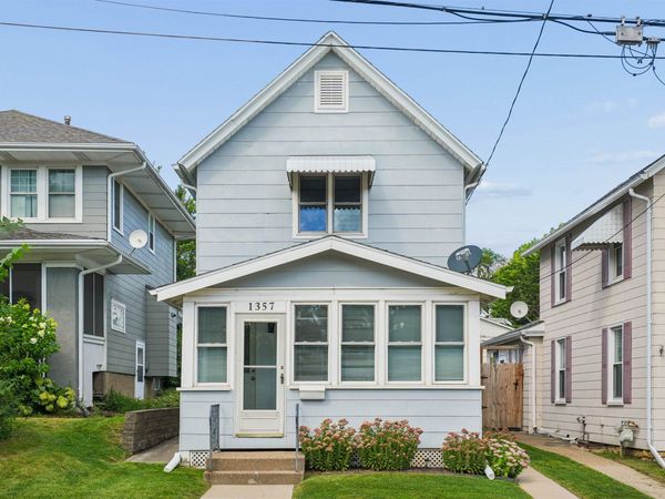 1357 W 5th Street, Dubuque, IA 52001