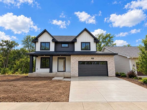 621 Kraewood Drive, Northfield, MN 55057
