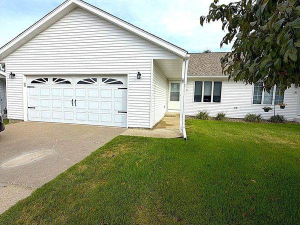 140 Orchard Manor Drive SE, Plainview, MN 55964