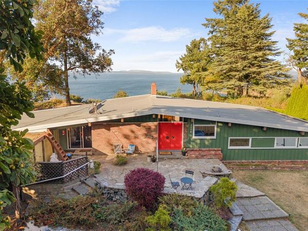 4598 Torquay Dr , Saanich, BC V8N 3L7