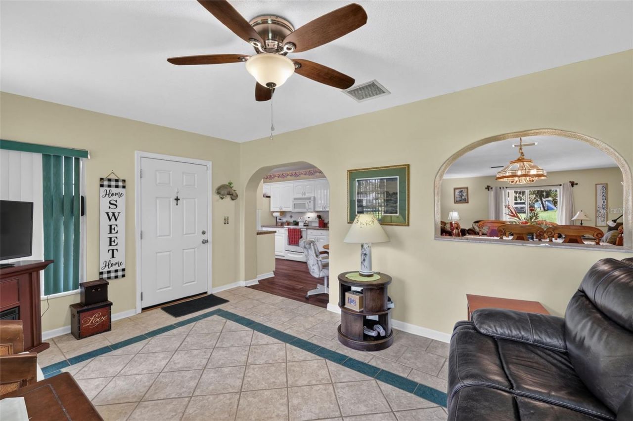 22 E Bay Avenue, Yalaha, FL 34797 Photo