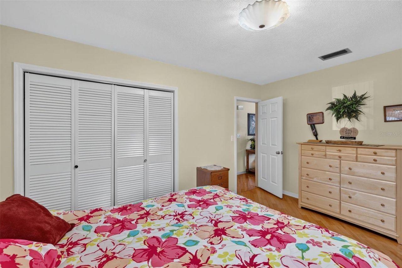 22 E Bay Avenue, Yalaha, FL 34797 Photo