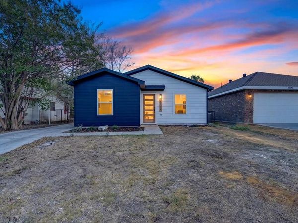 3504 Strong Avenue, Fort Worth, TX 76105