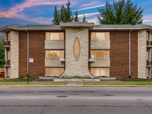 7105 W Foster Place , Unit 2, Chicago, IL 60656