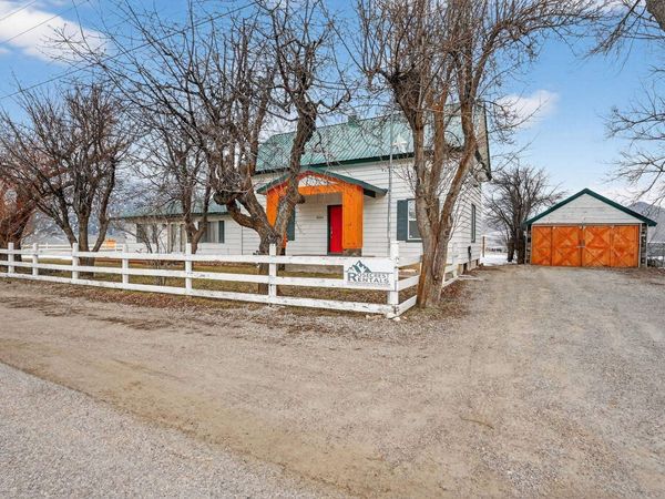 9884 E Maughan Rd, Lava Hot Springs, ID 83246