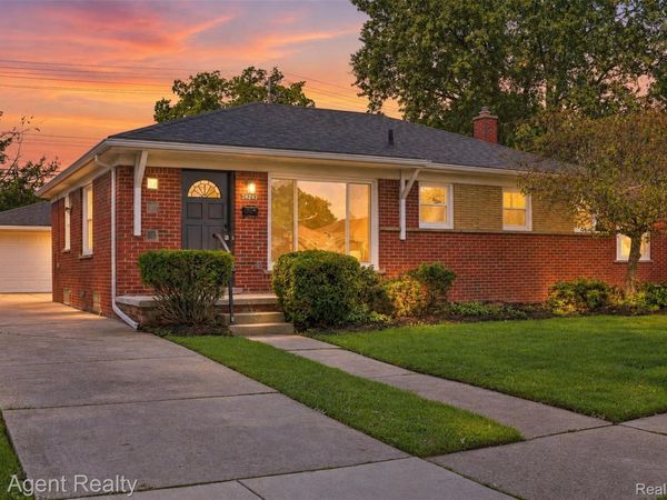 24243 Petersburg Avenue, Eastpointe, Mi 48021