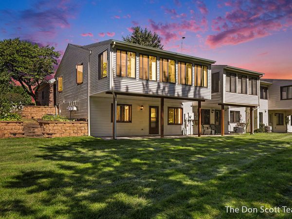 1134 Amberwood West Drive SW, Byron Center, MI 49315