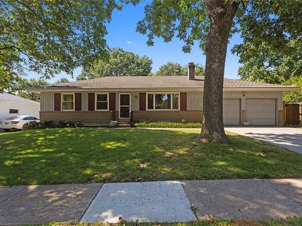 2904 Cheyenne Circle, North Kansas City, MO 64116