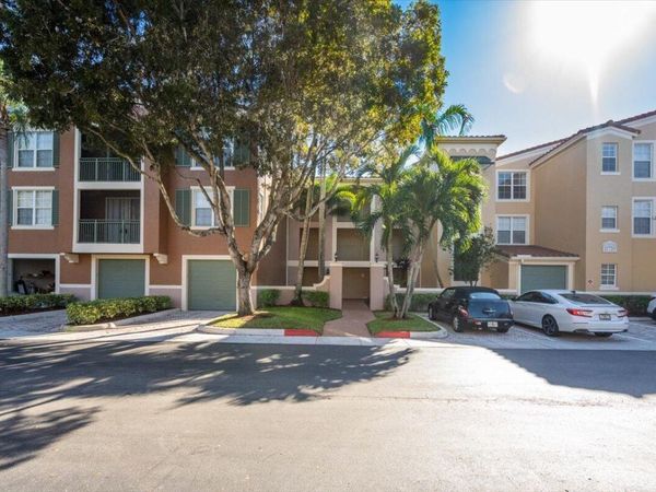 11720 SAINT ANDREWS Place, Unit 107, Wellington, FL 33414