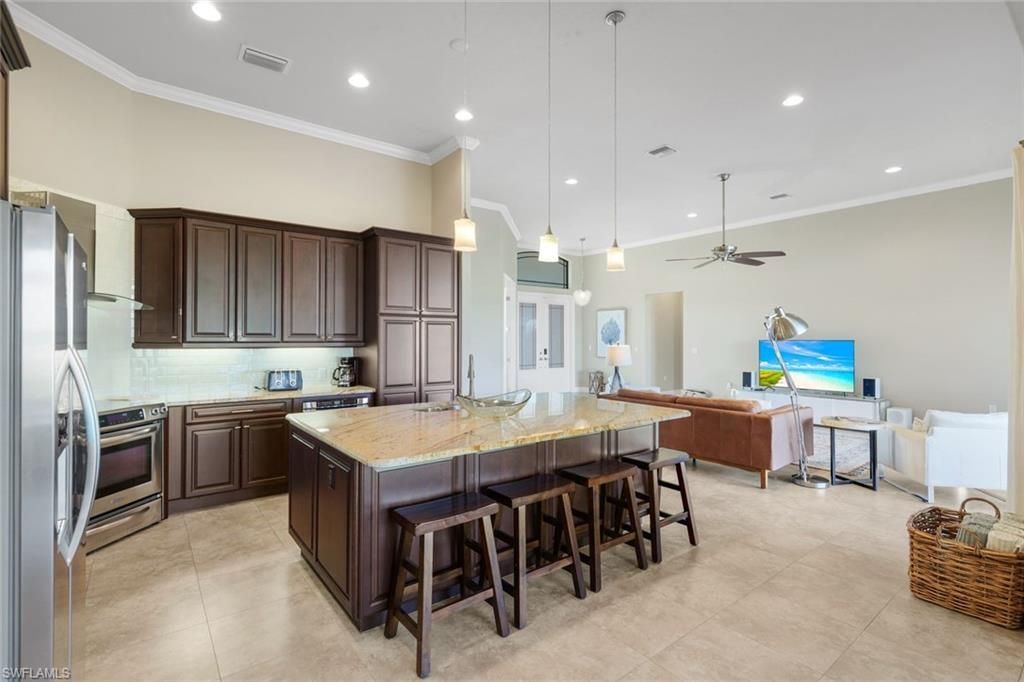 11899 King James Ct, Cape Coral, FL 33991 Photo