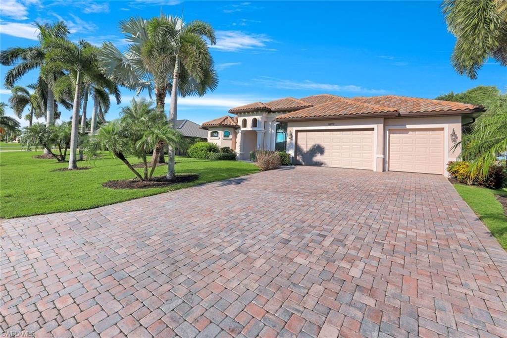 11899 King James Ct, Cape Coral, FL 33991 Photo