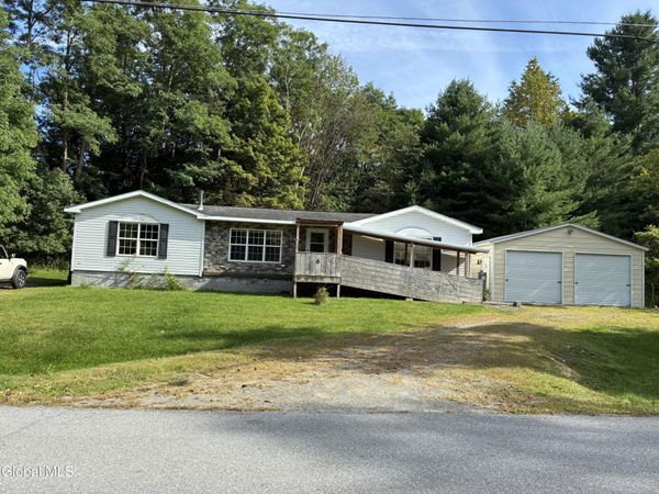 6 White Street, Hoosick Falls, NY 12090