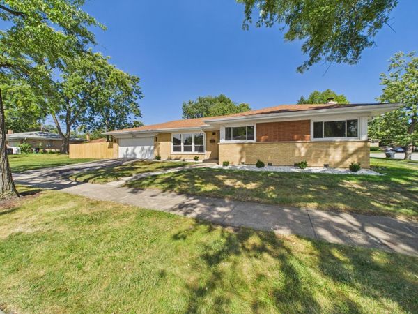 16712 Elm Street , South Holland, IL 60473