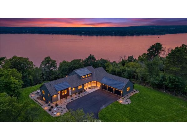 289 Mayer Road, Hudson, WI 54016
