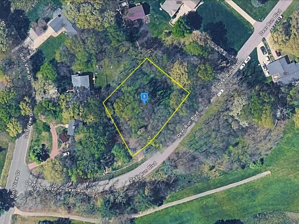 201 Deer Run Boulevard, Plainwell, MI 49080
