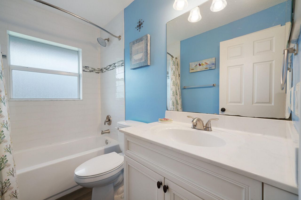 16395 E Hialeah Drive E, The Acreage, FL 33470 Photo