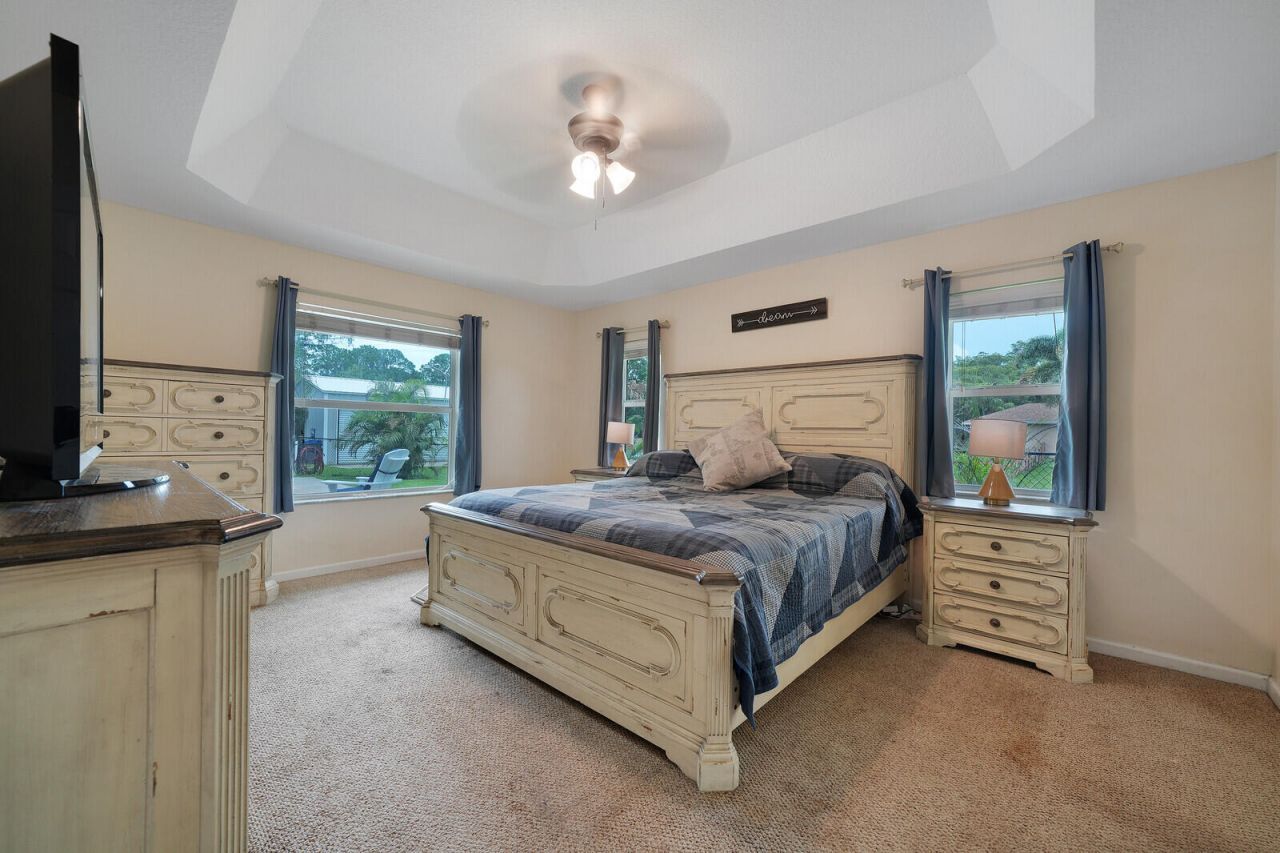 16395 E Hialeah Drive E, The Acreage, FL 33470 Photo