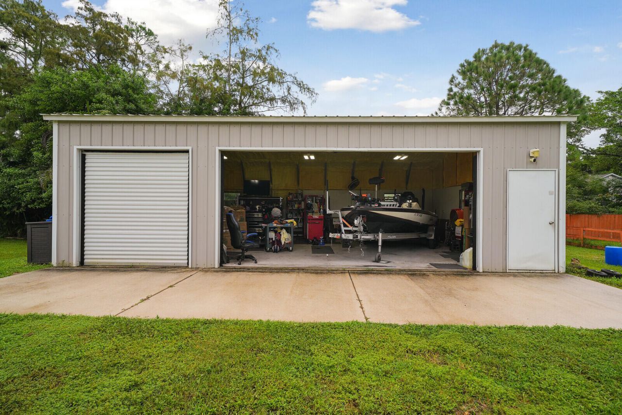 16395 E Hialeah Drive E, The Acreage, FL 33470 Photo