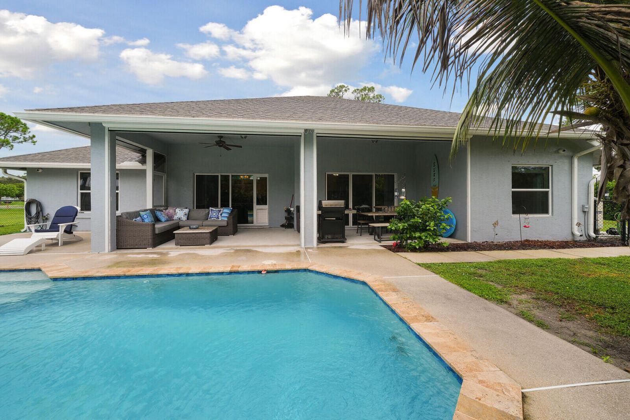 16395 E Hialeah Drive E, The Acreage, FL 33470 Photo