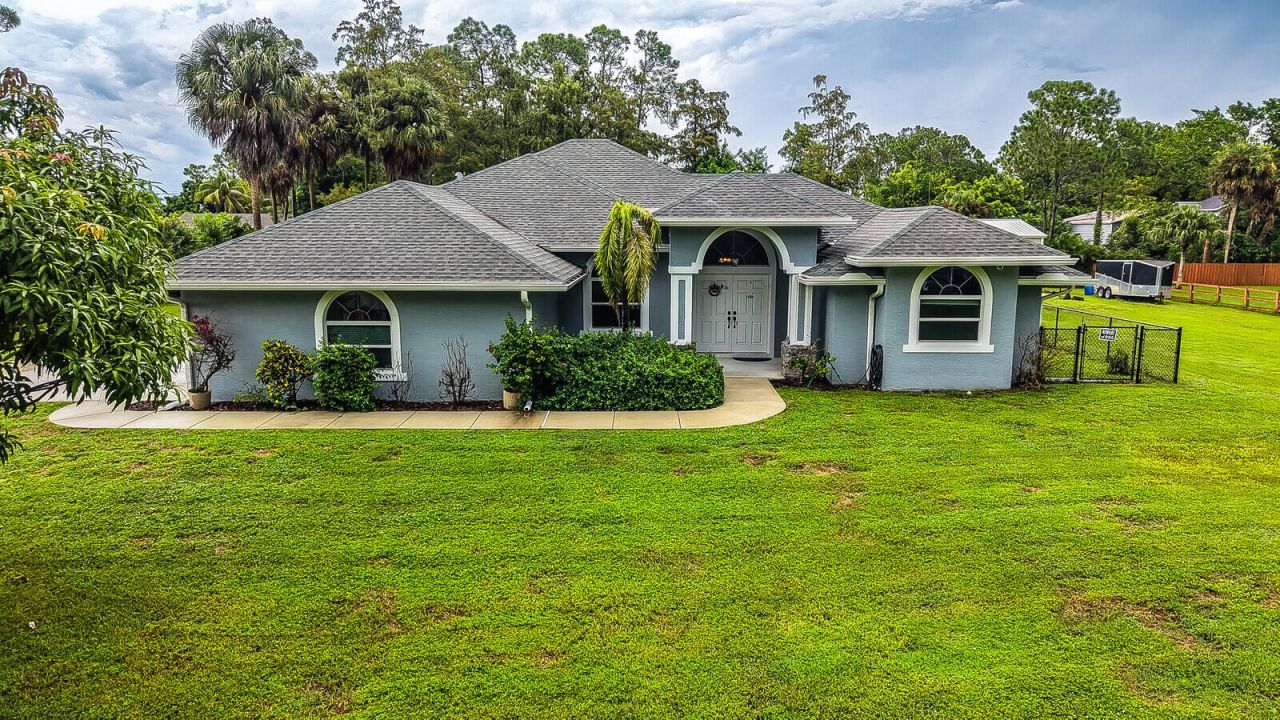 16395 E Hialeah Drive E, The Acreage, FL 33470 Photo