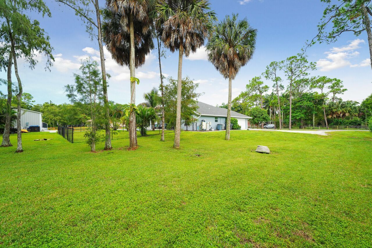16395 E Hialeah Drive E, The Acreage, FL 33470 Photo