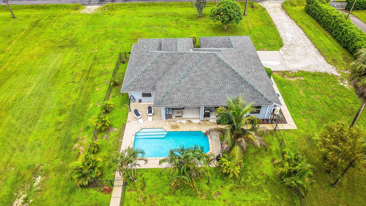 16395 E Hialeah Drive E, The Acreage, FL 33470 Photo