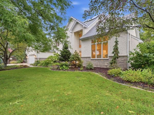 1851 South Lane, Mendota Heights, MN 55118