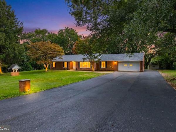 2530 VETERANS DRIVE, WILMINGTON, DE 19810