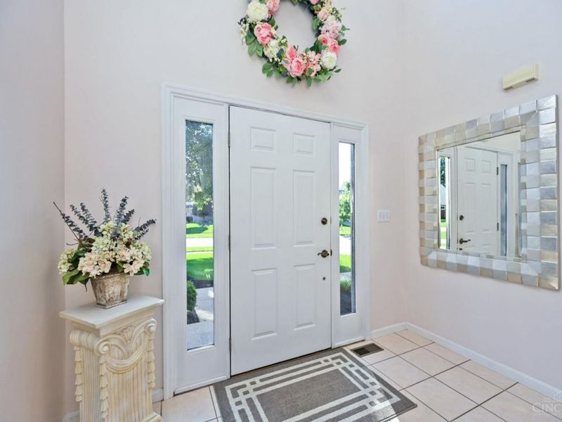 8575 Charleston Valley Drive, Mason, OH 45040 Photo 4