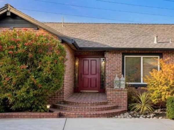 12498 Sumner Drive, Saratoga, CA 95070