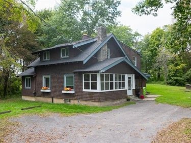 8667 E Seneca , Manlius, NY 13104