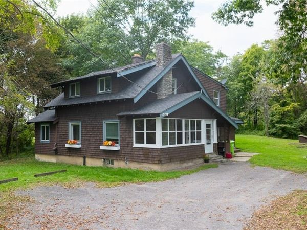 8667 E Seneca , Manlius, NY 13104