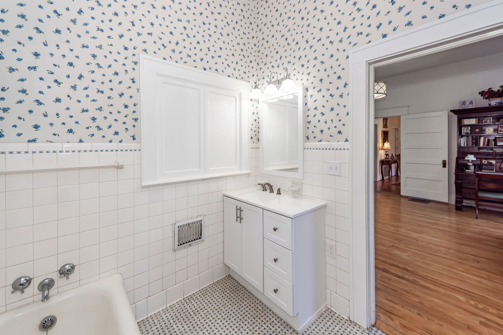 458 Hampton Street Photo 41