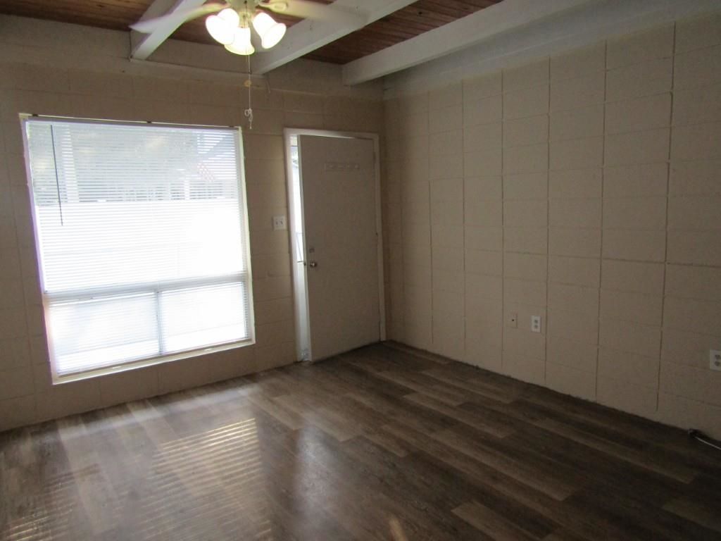 2008 Hillside Dr. Photo 5