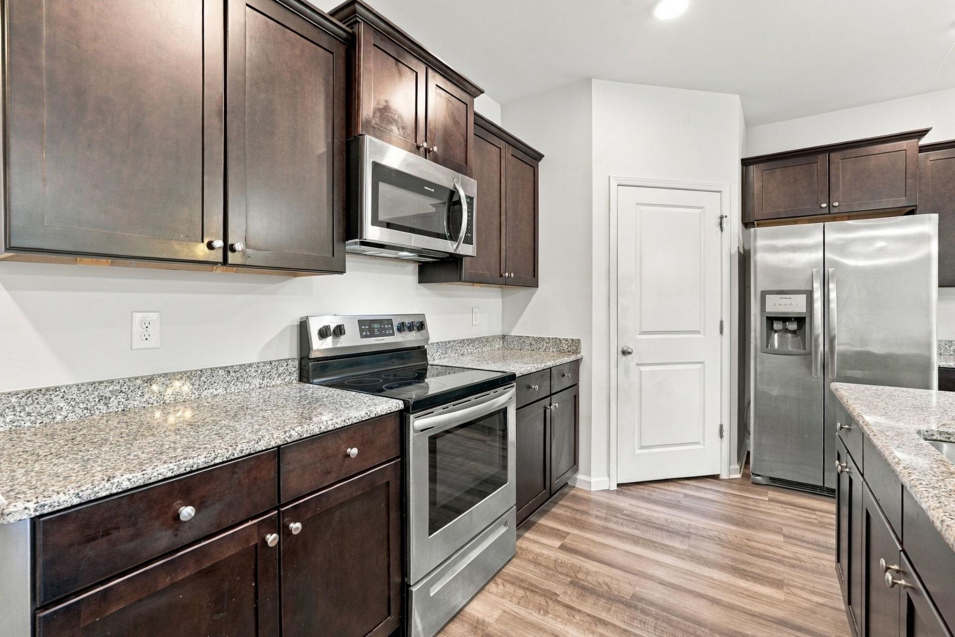 2848 Ophelia Way Photo 30