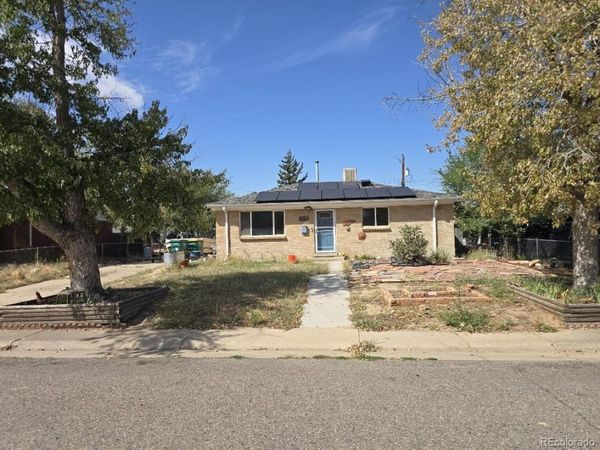 3073 Blackhawk Street , Aurora, CO 80011