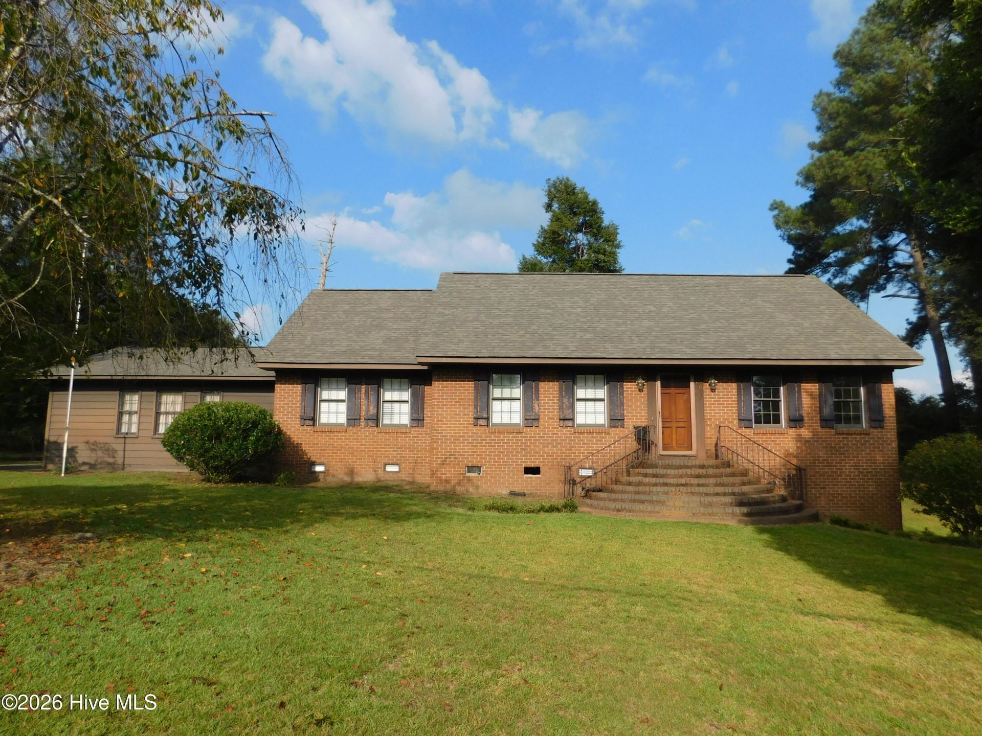 1603 Lake Drive, Laurinburg, NC 28352 Main Photo