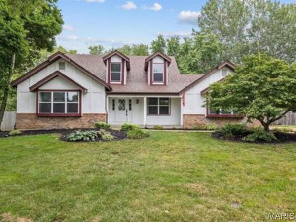3003 Moon Flower Court, Florissant, MO 63031