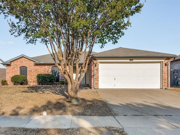 7728 Liz Lane , Watauga, TX 76148
