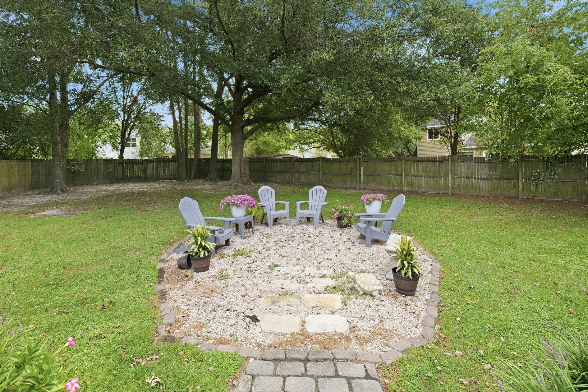206 William Street Photo 24