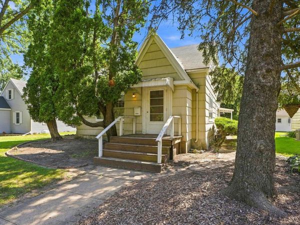 206 N Harrison Street, Mount Pleasant, IA 52641