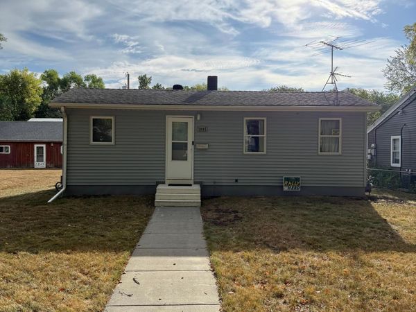 1605 9th Street N, Fargo, ND 58102