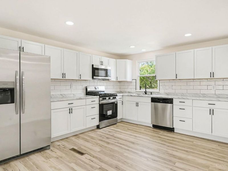 1687 Valdosta Drive, Sharonville, OH 45246 Photo 7