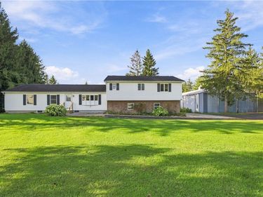 3469 State Route 488 , Clifton Springs, NY 14432