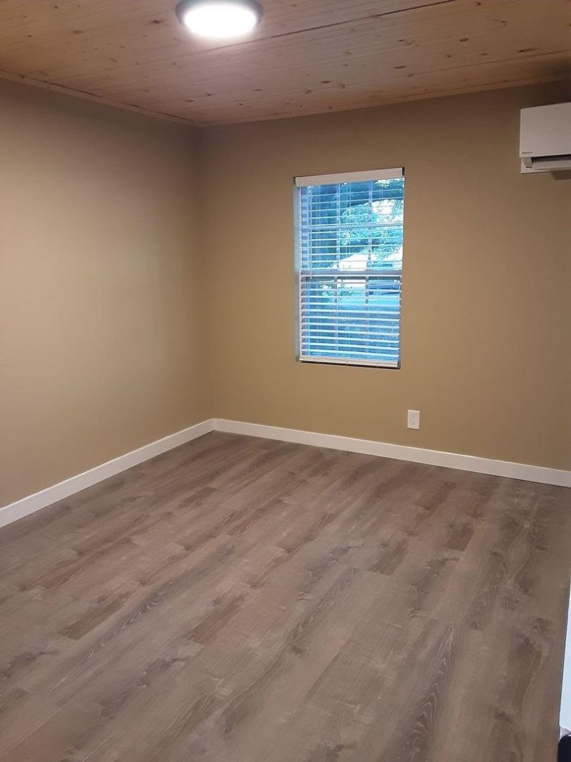 580 Satellite Ave. Photo 13
