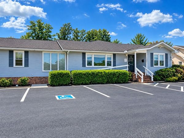 1402 Willow Dr , Manchester, TN 37355