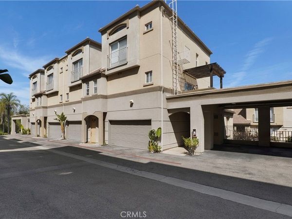 5220 Premiere Hills, Unit 222, Woodland Hills, CA 91364